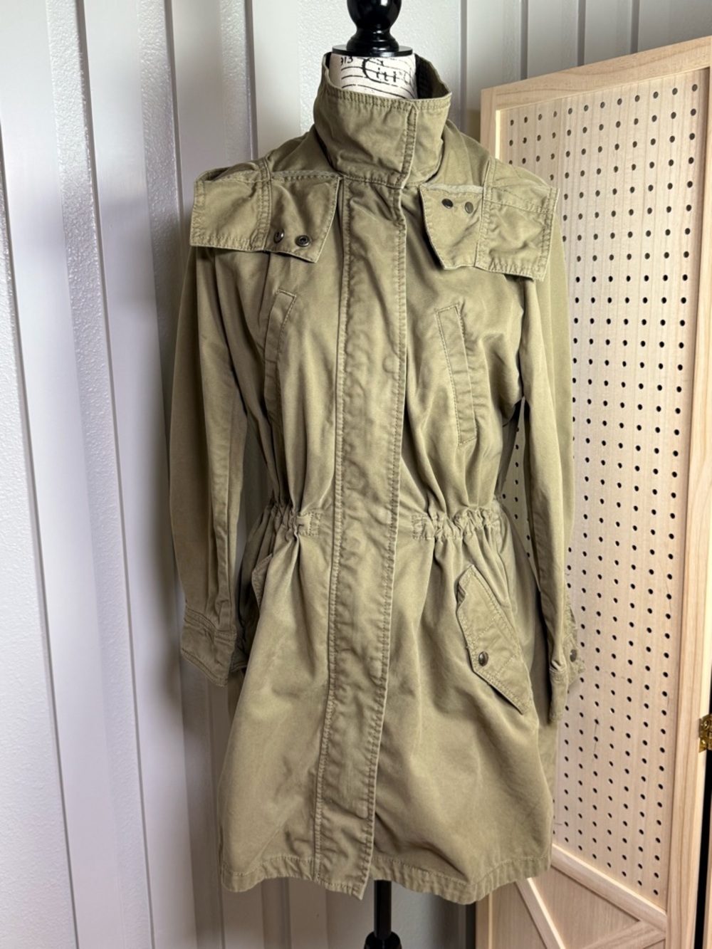 Banana Republic Utility Jacket XS Olive Green Hooded Anorak Cinch Waist
Outdoor - Picture 3 of 14